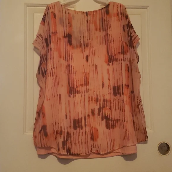 Pink Dressy top with pink studs at shoulder - Picture 5 of 6